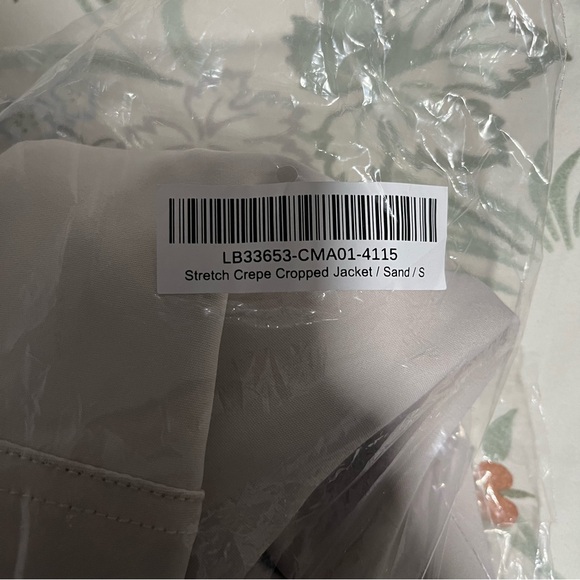 Quince Stretch Crepe Cropped Jacket - Picture 6 of 7